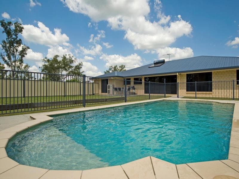 1 Glencoe Place, Thagoona QLD 4306