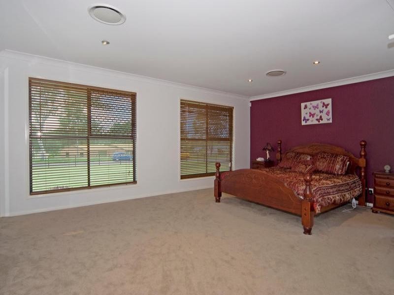 1 Glencoe Place, Thagoona QLD 4306