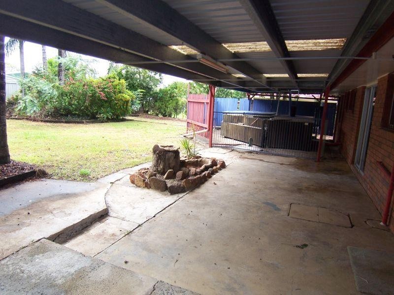 9 Bell Street, Walloon QLD 4306