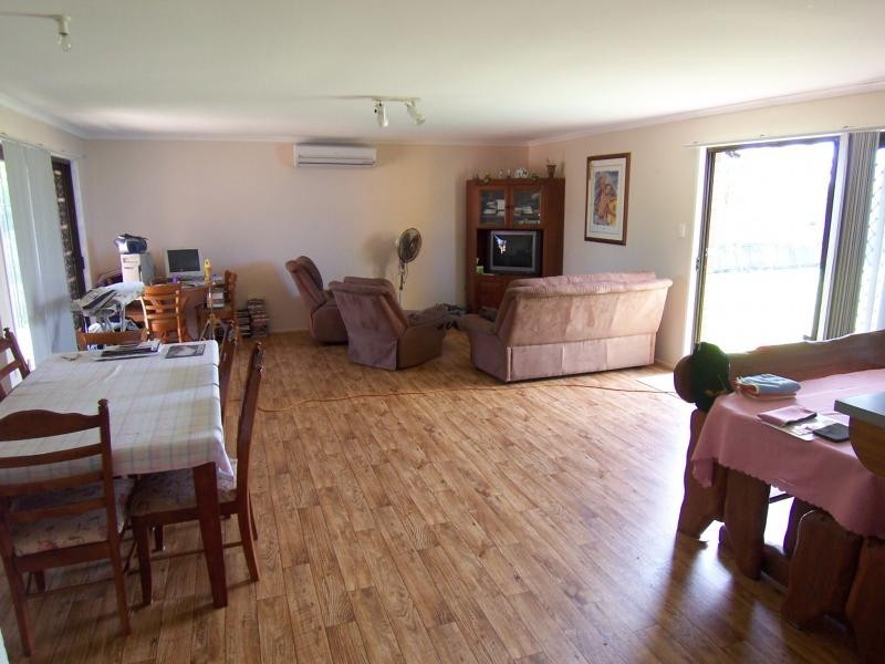 11 Pioncianna, Walloon QLD 4306