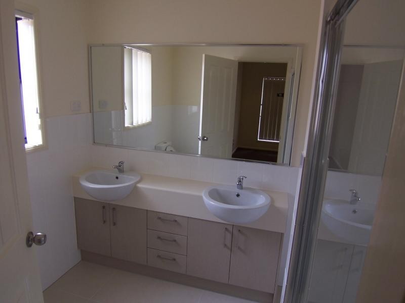 34 Edwards Rd, Gatton QLD 4343