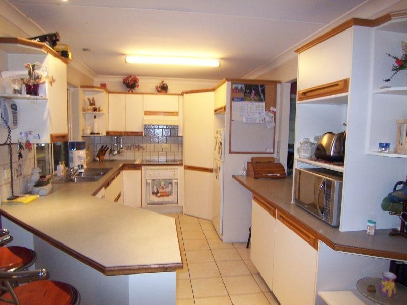 9 Eucalyptus Place, Walloon QLD 4306