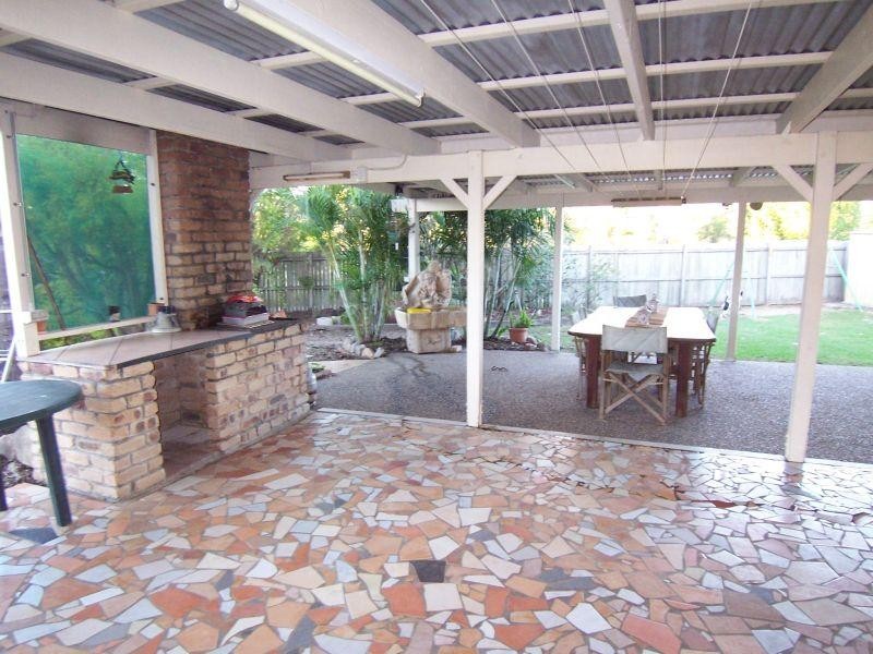 9 Eucalyptus Place, Walloon QLD 4306