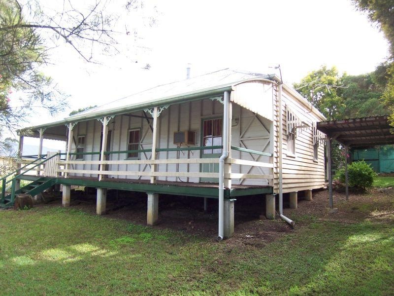 11 Short Street, Walloon QLD 4306