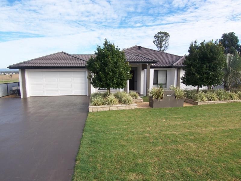 27 Tulip Street, Yamanto QLD 4305