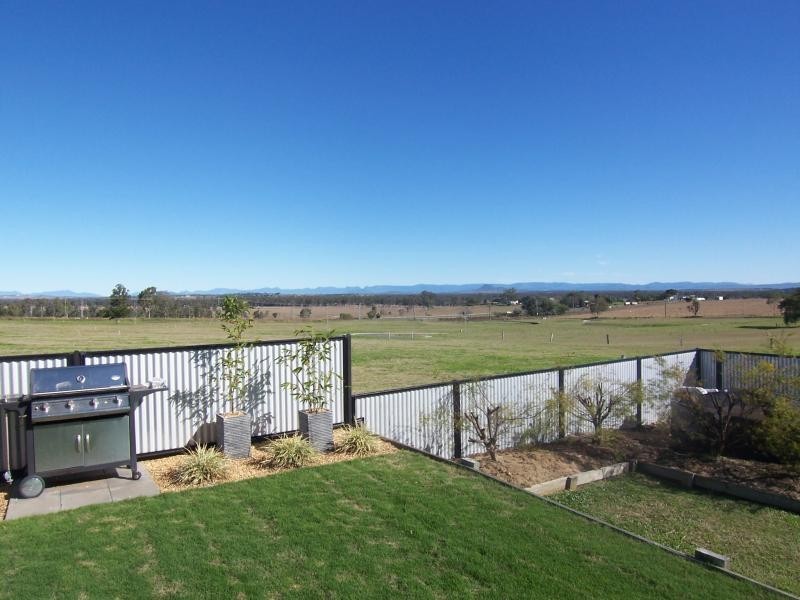 27 Tulip Street, Yamanto QLD 4305