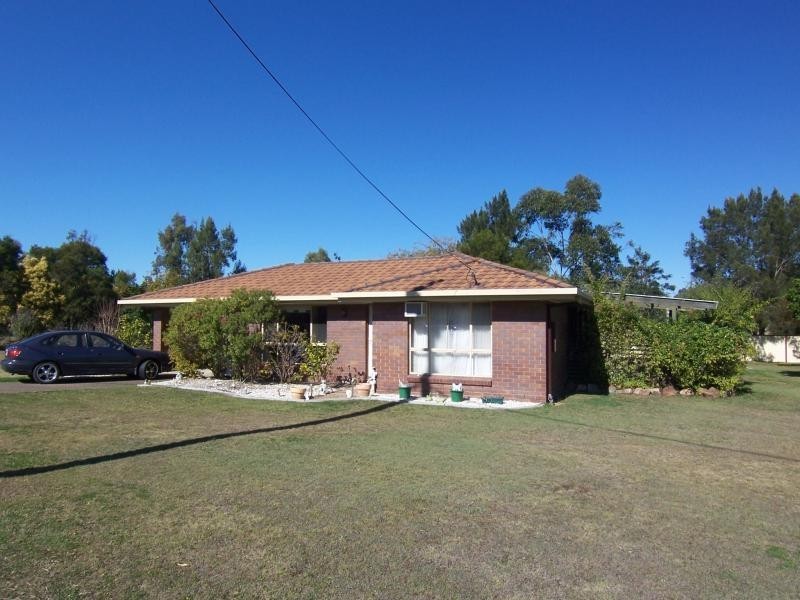 10 Flame Tree Court, Walloon QLD 4306