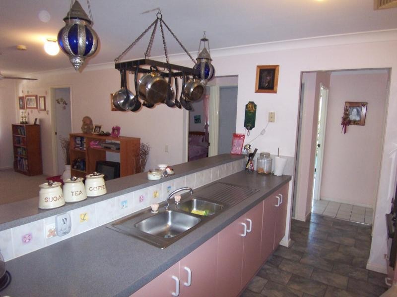 10 Flame Tree Court, Walloon QLD 4306