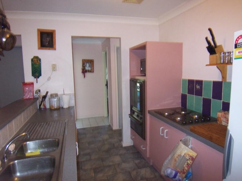 10 Flame Tree Court, Walloon QLD 4306