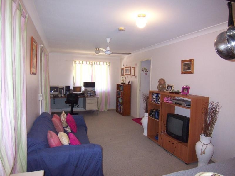 10 Flame Tree Court, Walloon QLD 4306