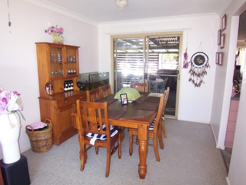 10 Flame Tree Court, Walloon QLD 4306