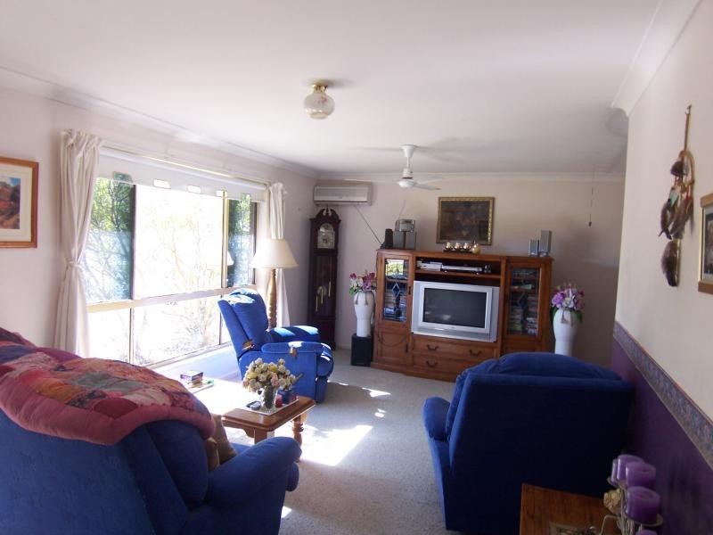 10 Flame Tree Court, Walloon QLD 4306