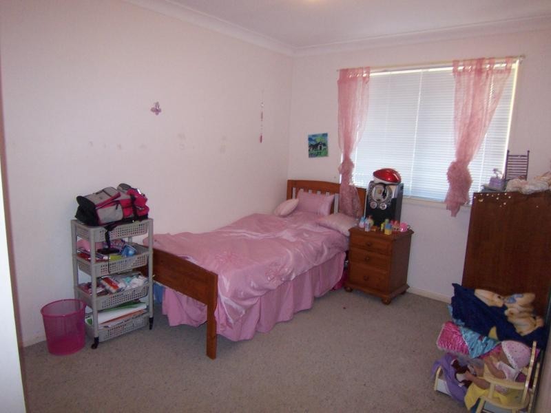 10 Flame Tree Court, Walloon QLD 4306