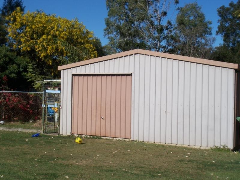 10 Flame Tree Court, Walloon QLD 4306