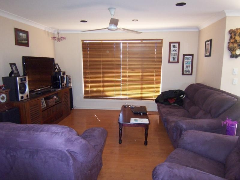 18 Honeysuckle Ct, Walloon QLD 4306