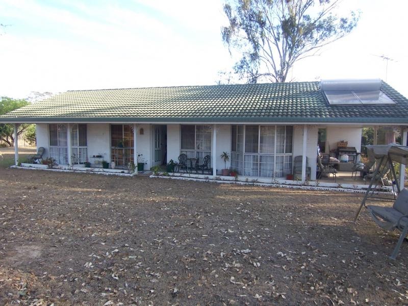 2 Wisteria Lane, Walloon QLD 4306