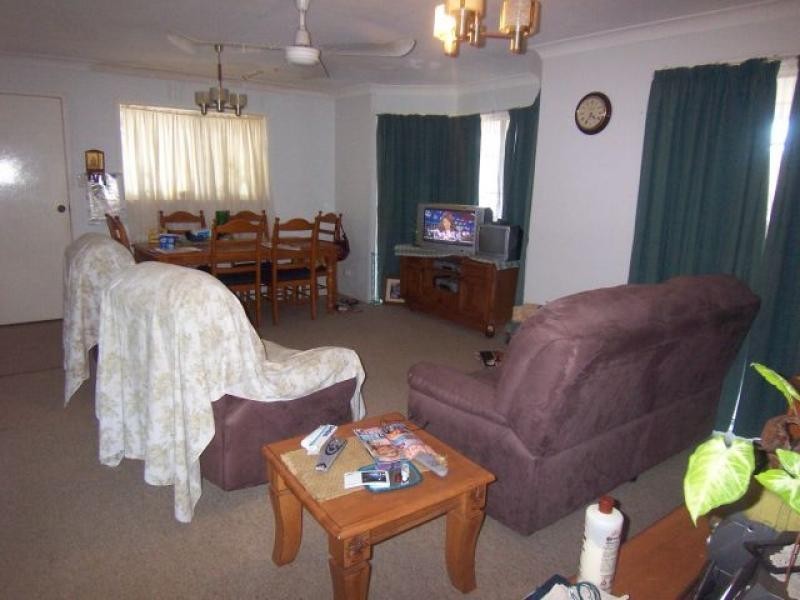 2 Wisteria Lane, Walloon QLD 4306