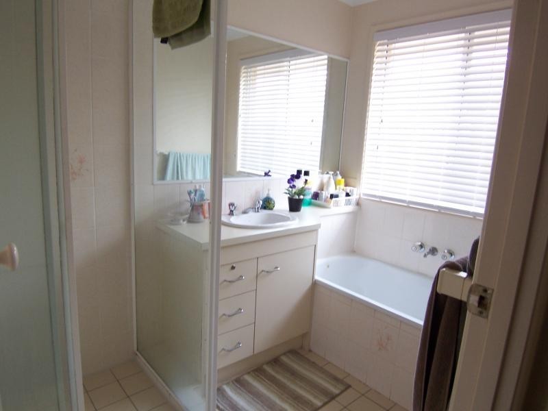 28 Bernadette Crs, Rosewood QLD 4340