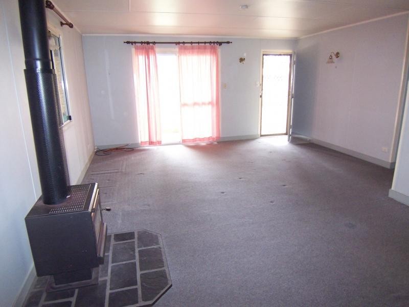 27 Bell Street, Walloon QLD 4306