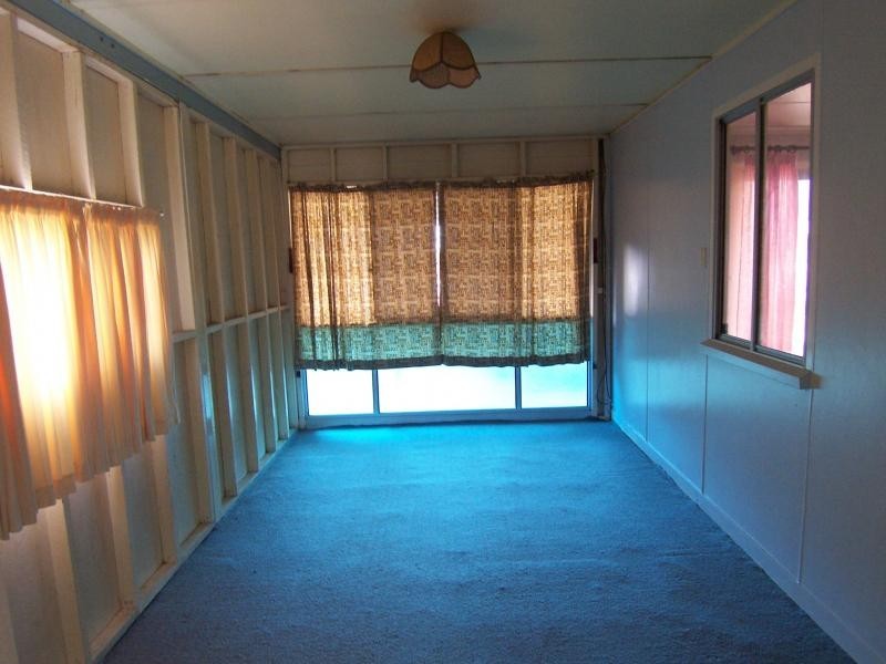 27 Bell Street, Walloon QLD 4306