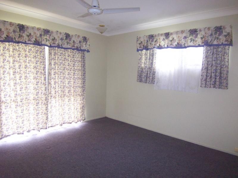 24 Bell Street, Walloon QLD 4306