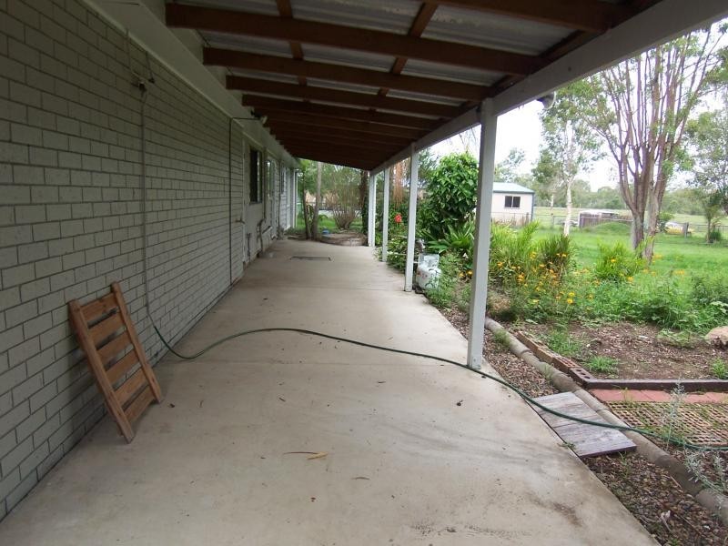 24 Bell Street, Walloon QLD 4306