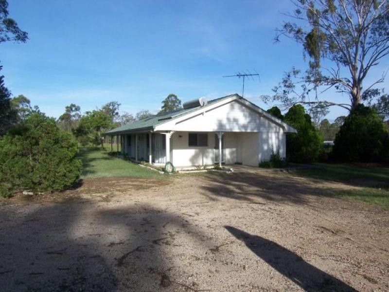 2 Wisteria Street, Walloon QLD 4306