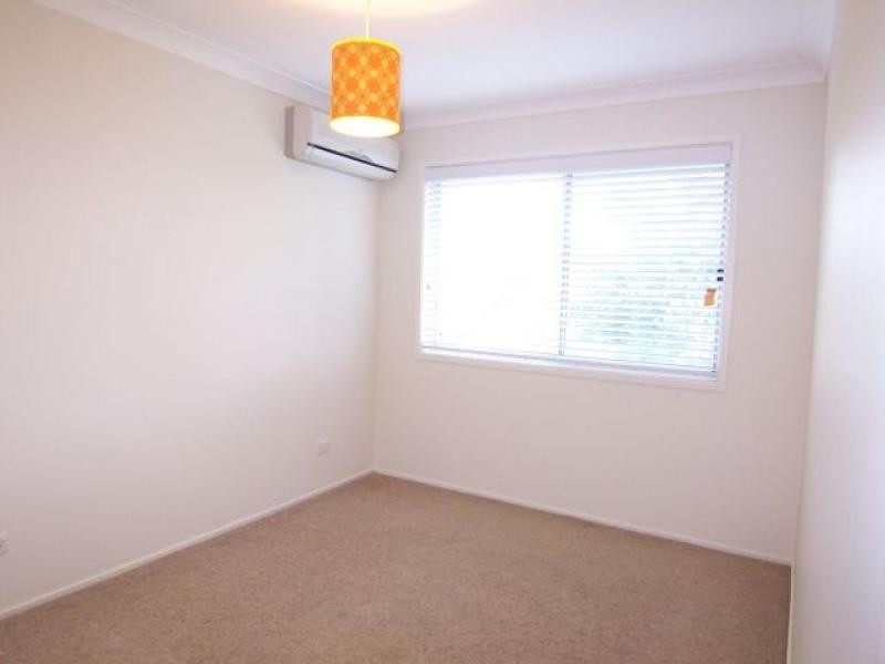 2 Wisteria Street, Walloon QLD 4306