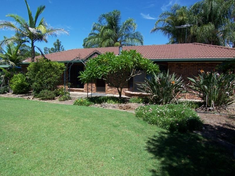 16 Flametree Crt, Walloon QLD 4306