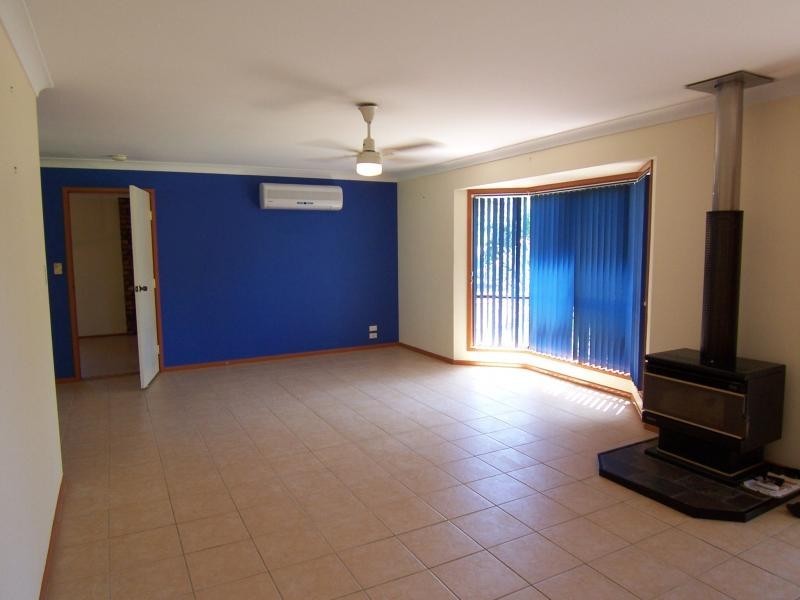 16 Flametree Crt, Walloon QLD 4306