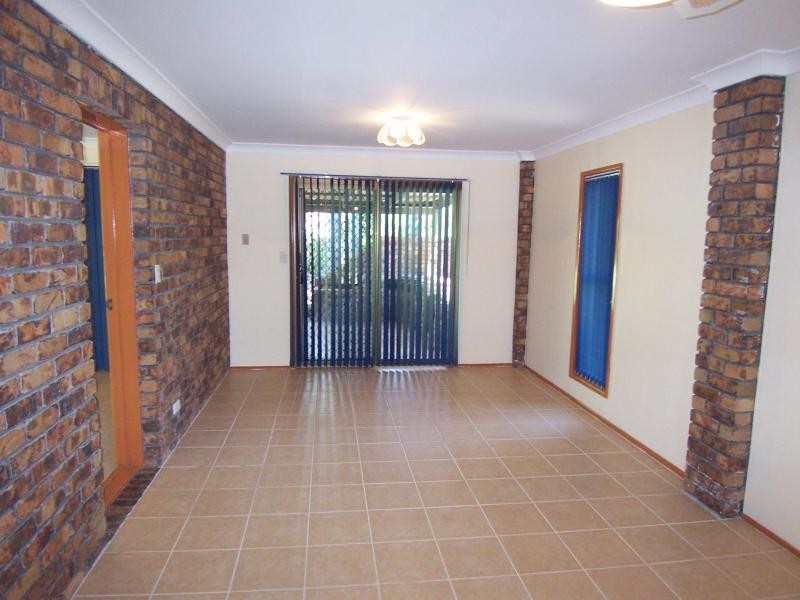 16 Flametree Crt, Walloon QLD 4306