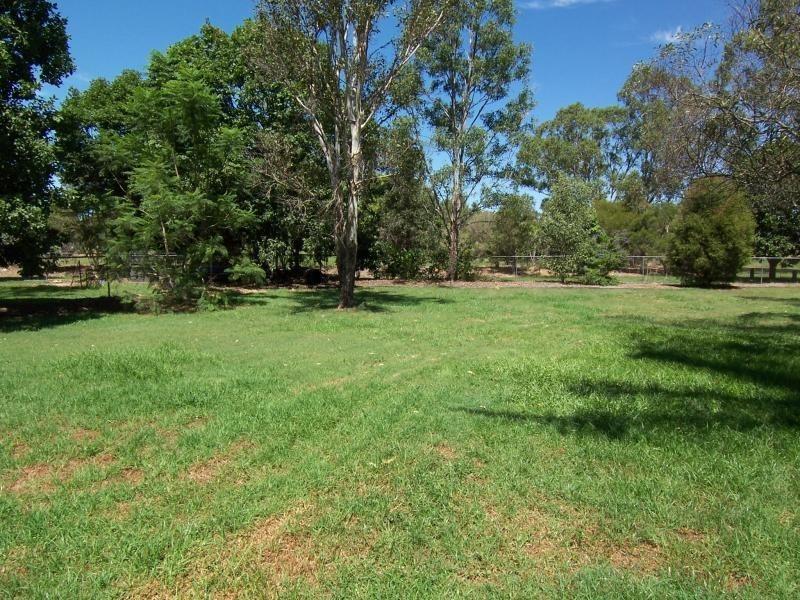 16 Flametree Crt, Walloon QLD 4306