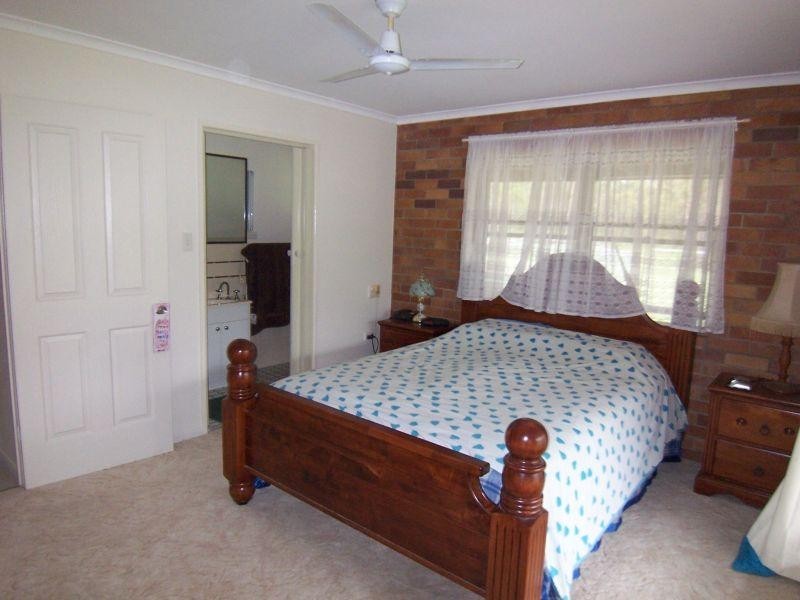 Walloon QLD 4306