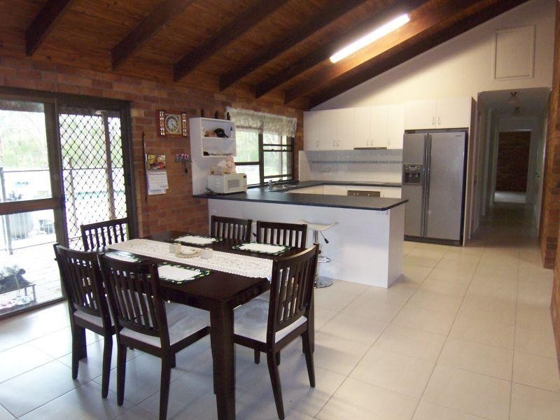 Walloon QLD 4306