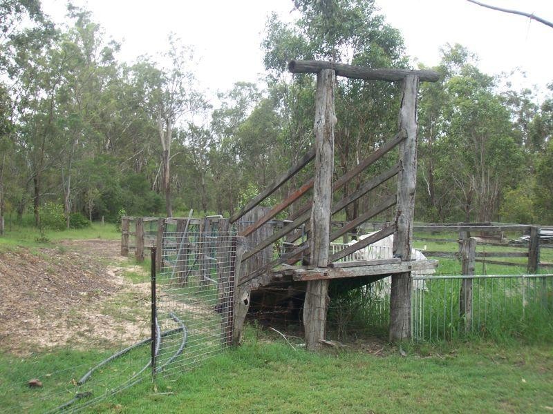 Walloon QLD 4306