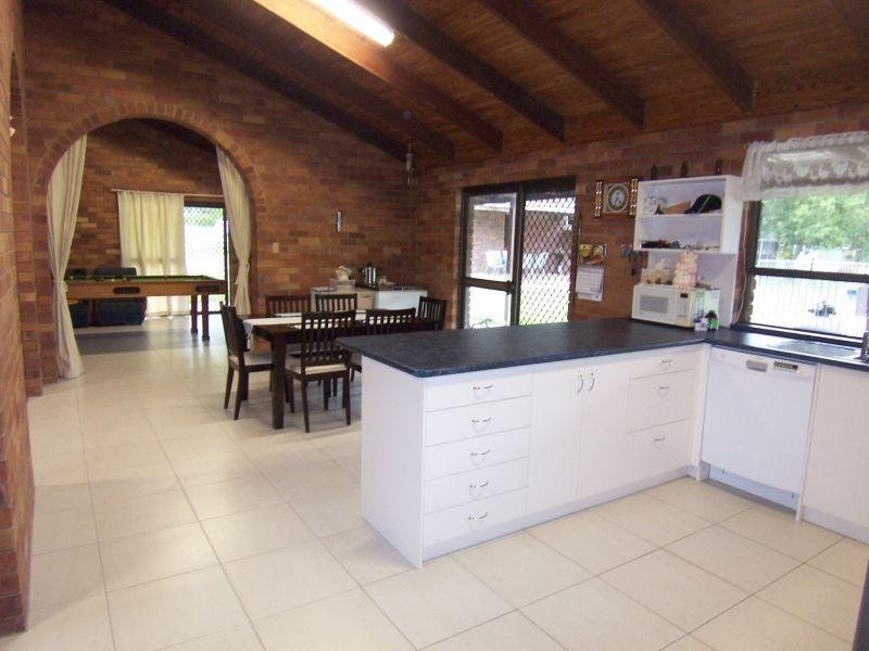 Walloon QLD 4306