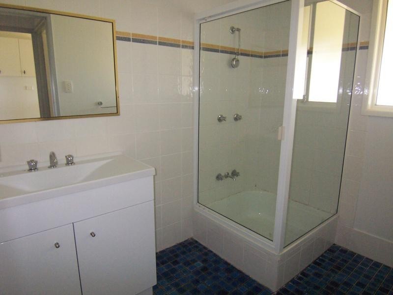 22 Calvin Street, Walloon QLD 4306