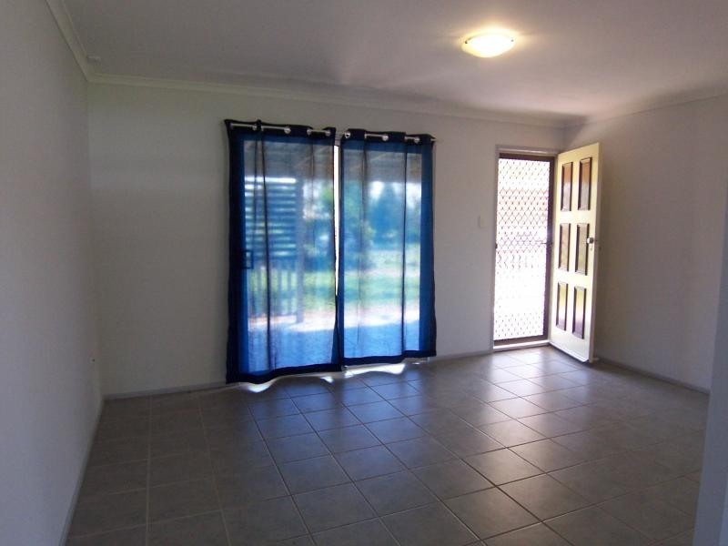 22 Calvin Street, Walloon QLD 4306