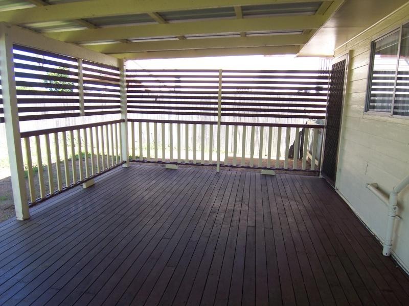 22 Calvin Street, Walloon QLD 4306