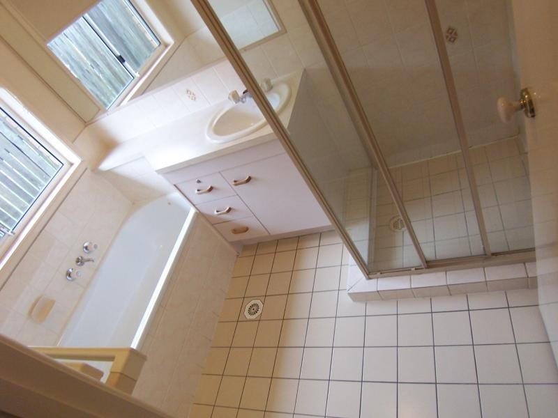 11 Bernadette Cr, Rosewood QLD 4340