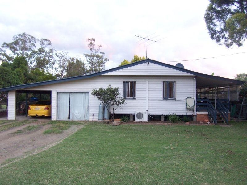 8 Bell Street, Walloon QLD 4306