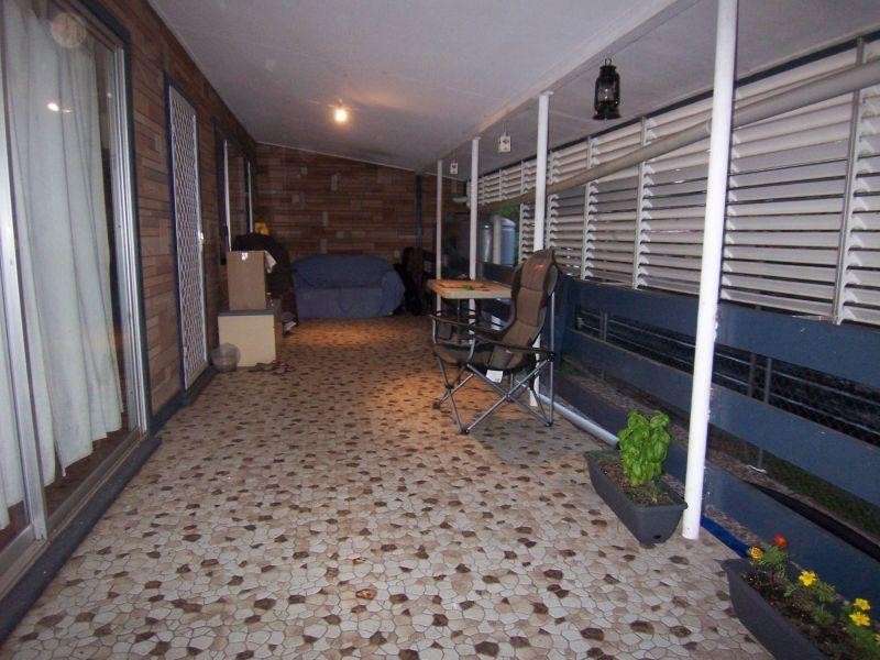 8 Bell Street, Walloon QLD 4306