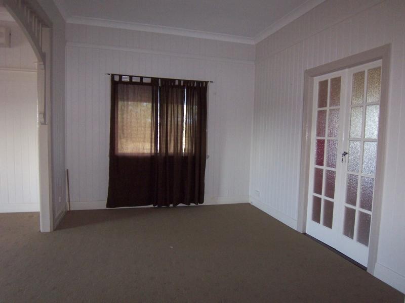 7 Harwoods Road, Walloon QLD 4306