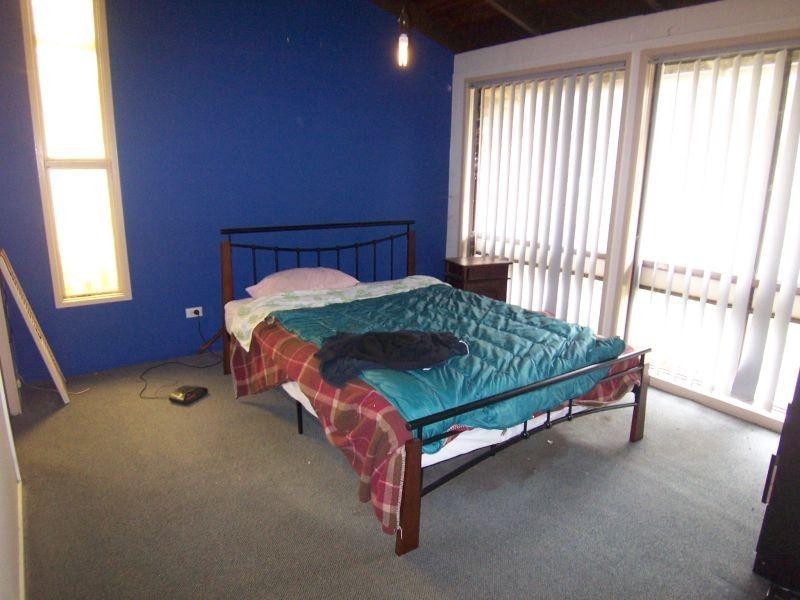 86 Poplar Street, Walloon QLD 4306