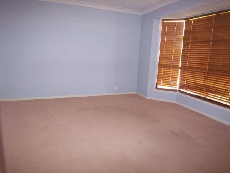 11 Dellvene Crescent, Rosewood QLD 4340