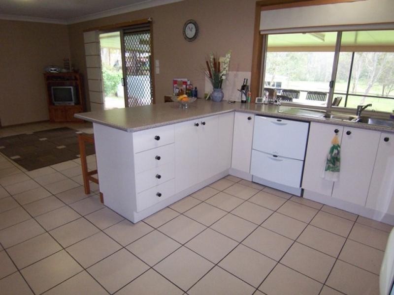 66 Farrell Dr, Walloon QLD 4306