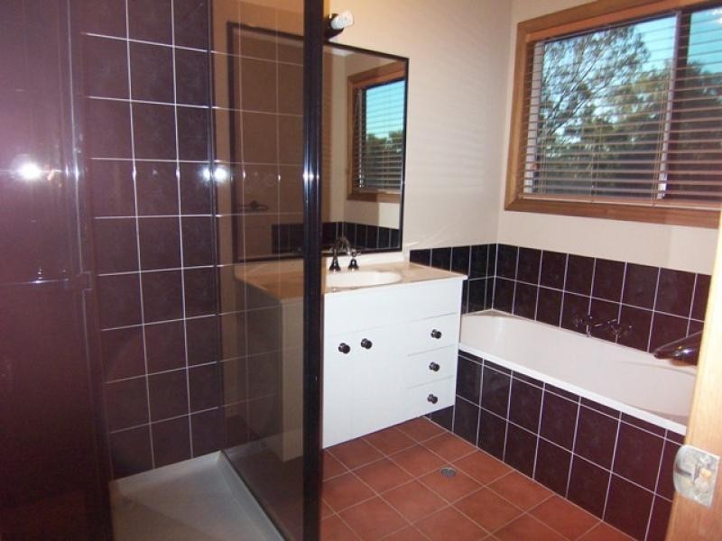66 Farrell Dr, Walloon QLD 4306