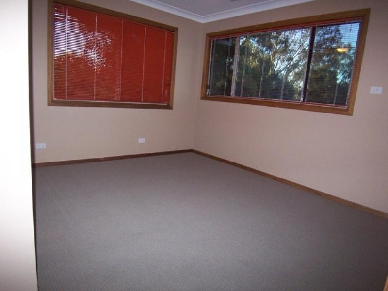 66 Farrell Dr, Walloon QLD 4306