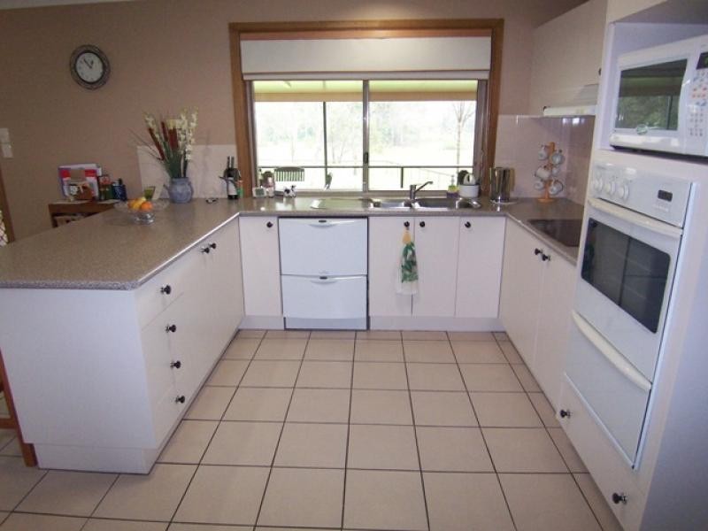 66 Farrell Dr, Walloon QLD 4306
