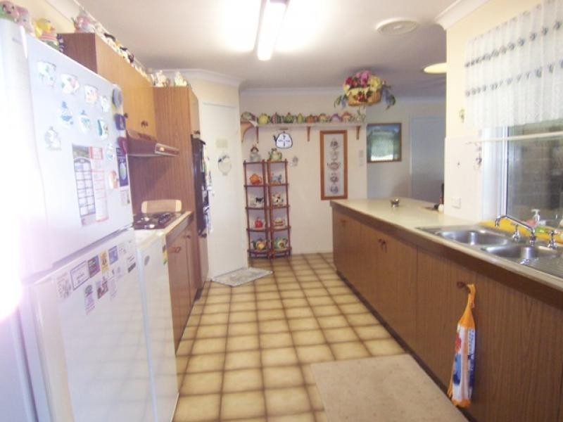 23 Calvin St, Walloon QLD 4306